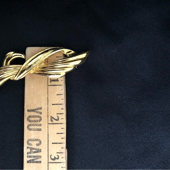 Vtg Gold Tone Abstract Brooch - Picture 7 of 10